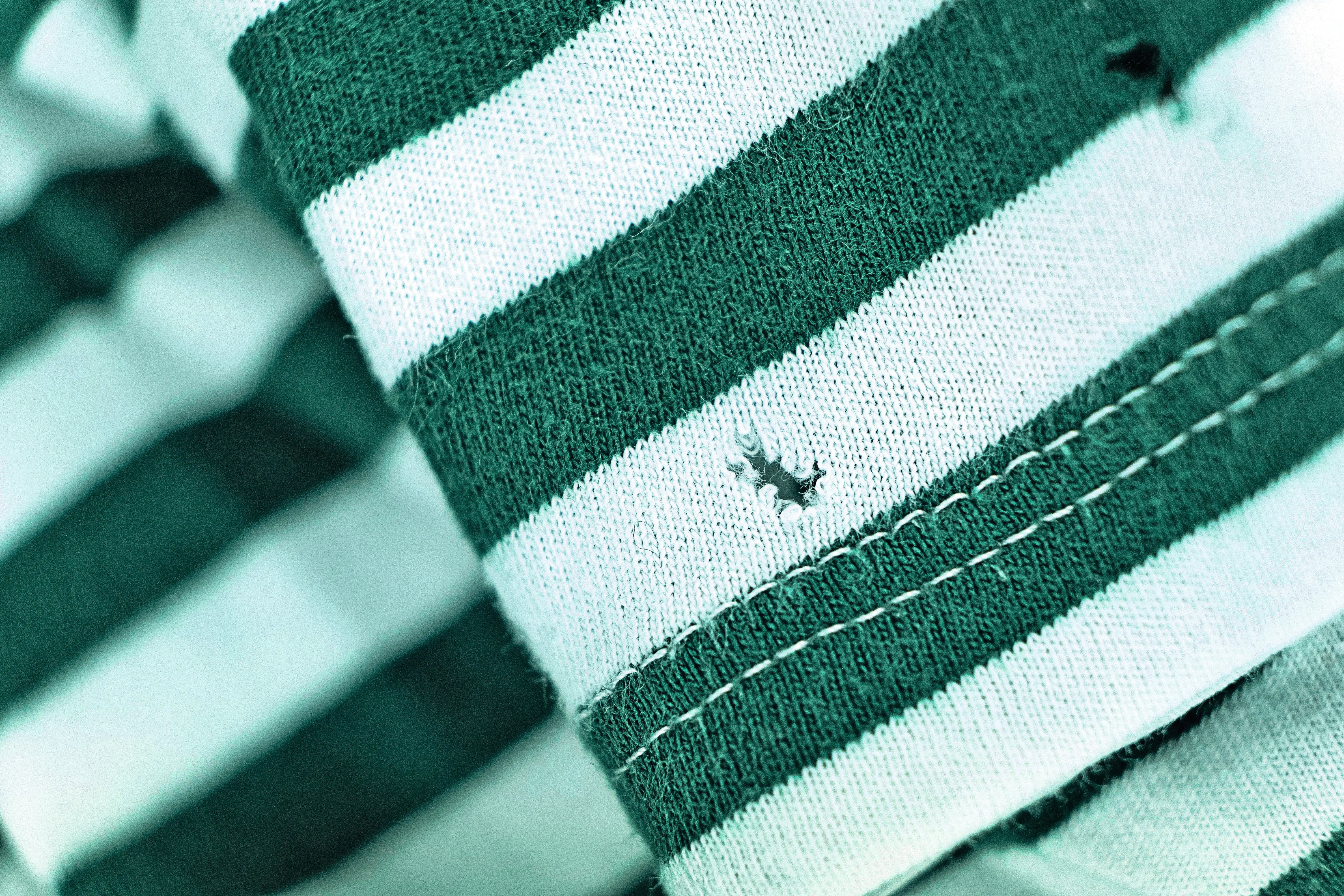 102r_Pennant_Kaputt geliebt_9783258603025_(c)Kim Lightbody_RGB