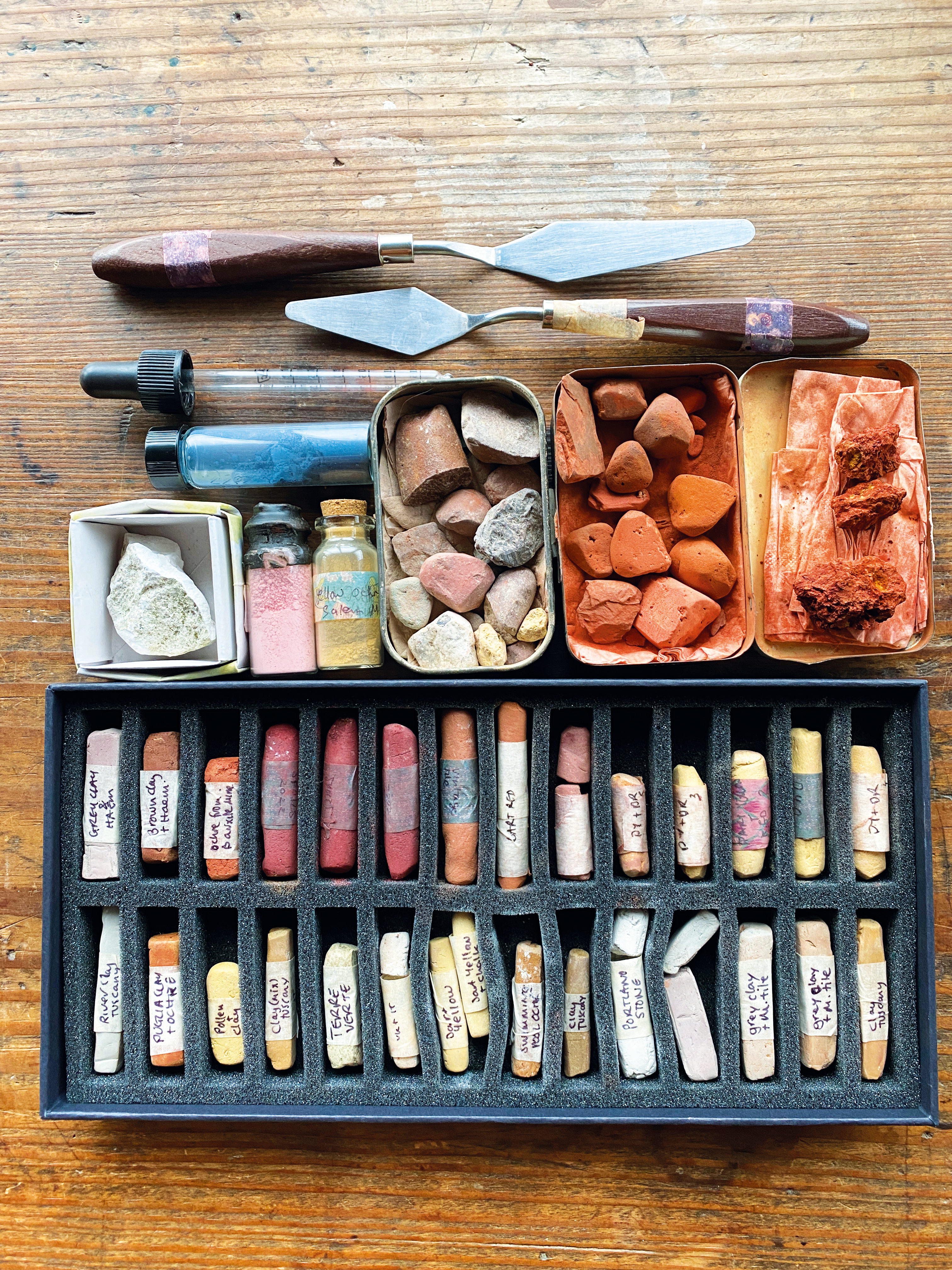 Wild und bunt: farbiges Felsgestein 